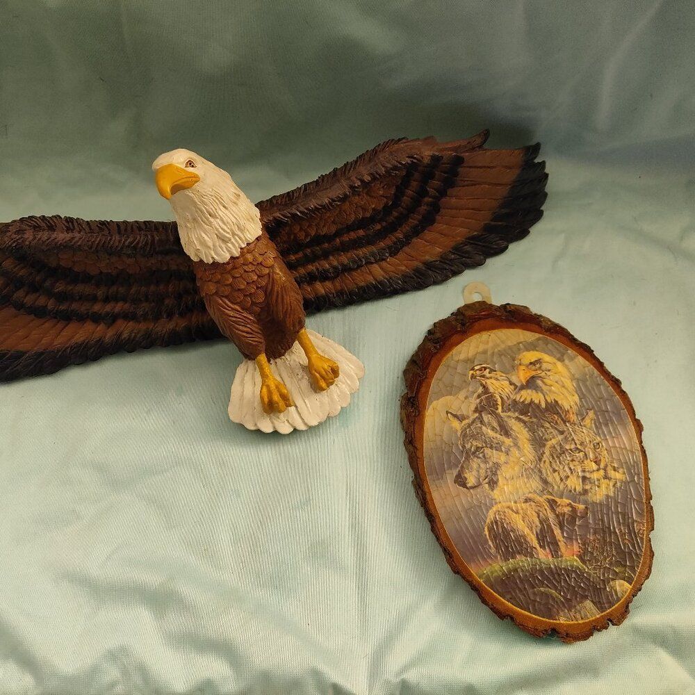 American Bald Eagle Wall Décor + Wooden Wolf Wall Hanging Decor
